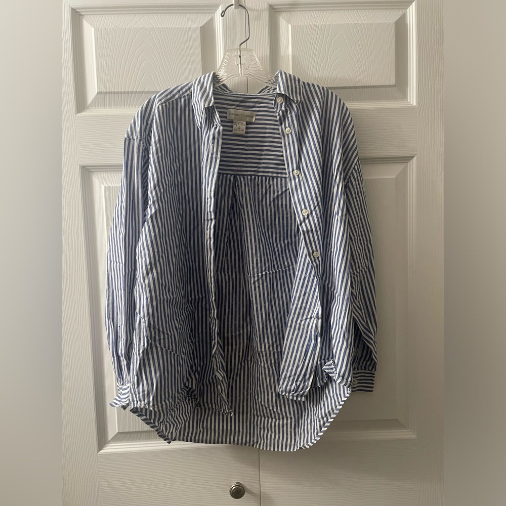 Casual Corner button down collared top